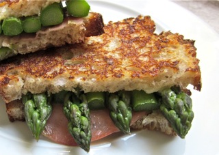 Asparagus Sandwich with Prosciutto & Cheese, on Grilled bread